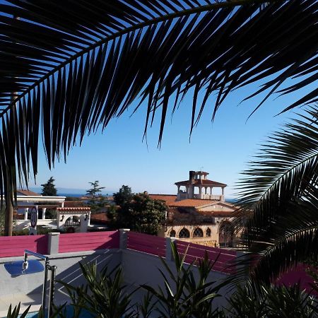 Helles Doppelzimmer Mit Bad, Terrasse Und Pool, Seperater Eingang, Liznjan, Istrien Extérieur photo