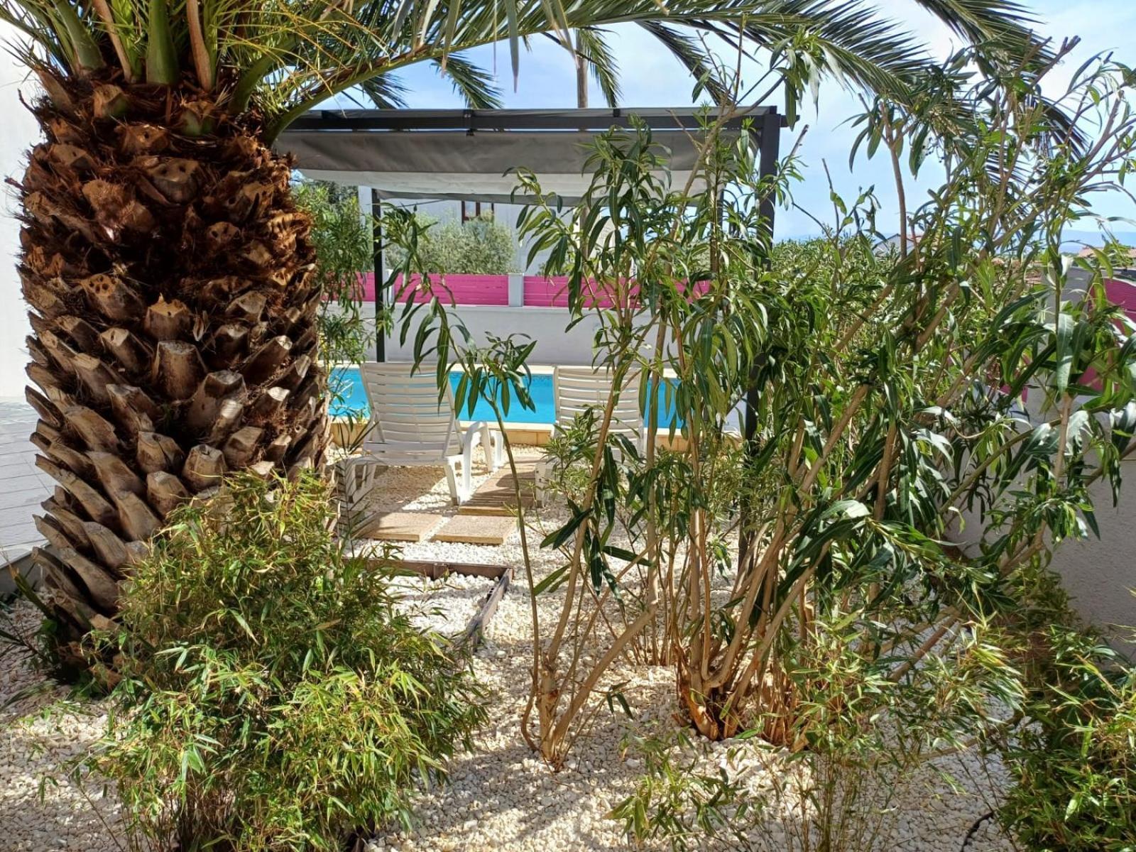 Helles Doppelzimmer Mit Bad, Terrasse Und Pool, Seperater Eingang, Liznjan, Istrien Extérieur photo